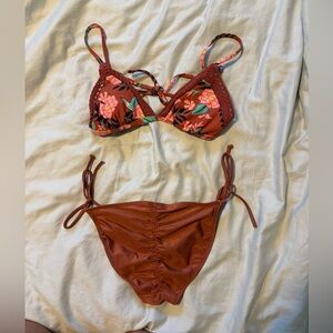 Xhilaration Floral Bikini Set in Rust and Black | Size Small